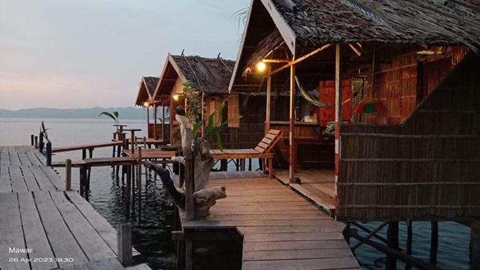 Mawar Homestay Besir 外观 照片